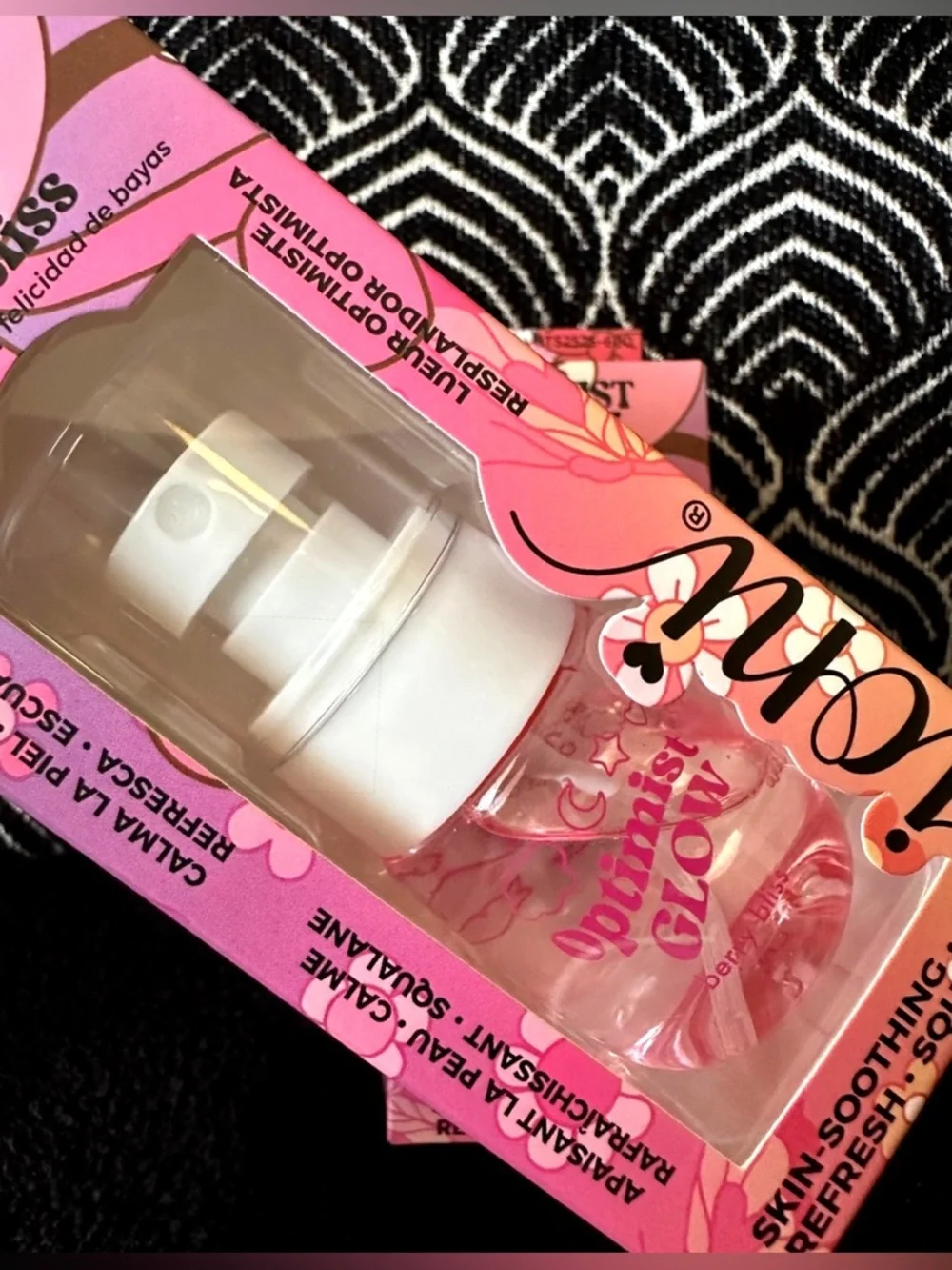 🐭 SALE! ioni Glow-Getter Optimist Glow hydrating Facial Mist - Berry Bliss new